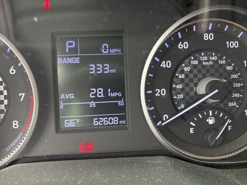Used 2019 Hyundai Elantra SE w/ Winter Weather Package FWD image 8