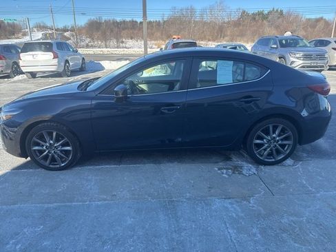 Used 2018 MAZDA MAZDA3 Grand Touring image 3