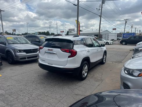 Used 2020 GMC Terrain SLE w/ Driver Convenience Package FWD image 4