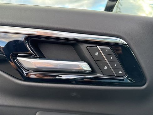 New 2026 Chevrolet Suburban Premier image 12