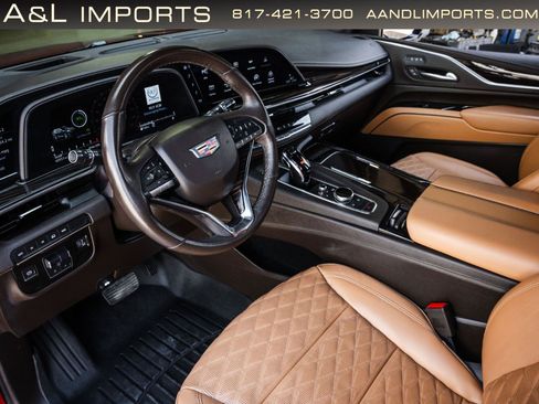 Used 2023 Cadillac Escalade Sport AWD/4WD image 2