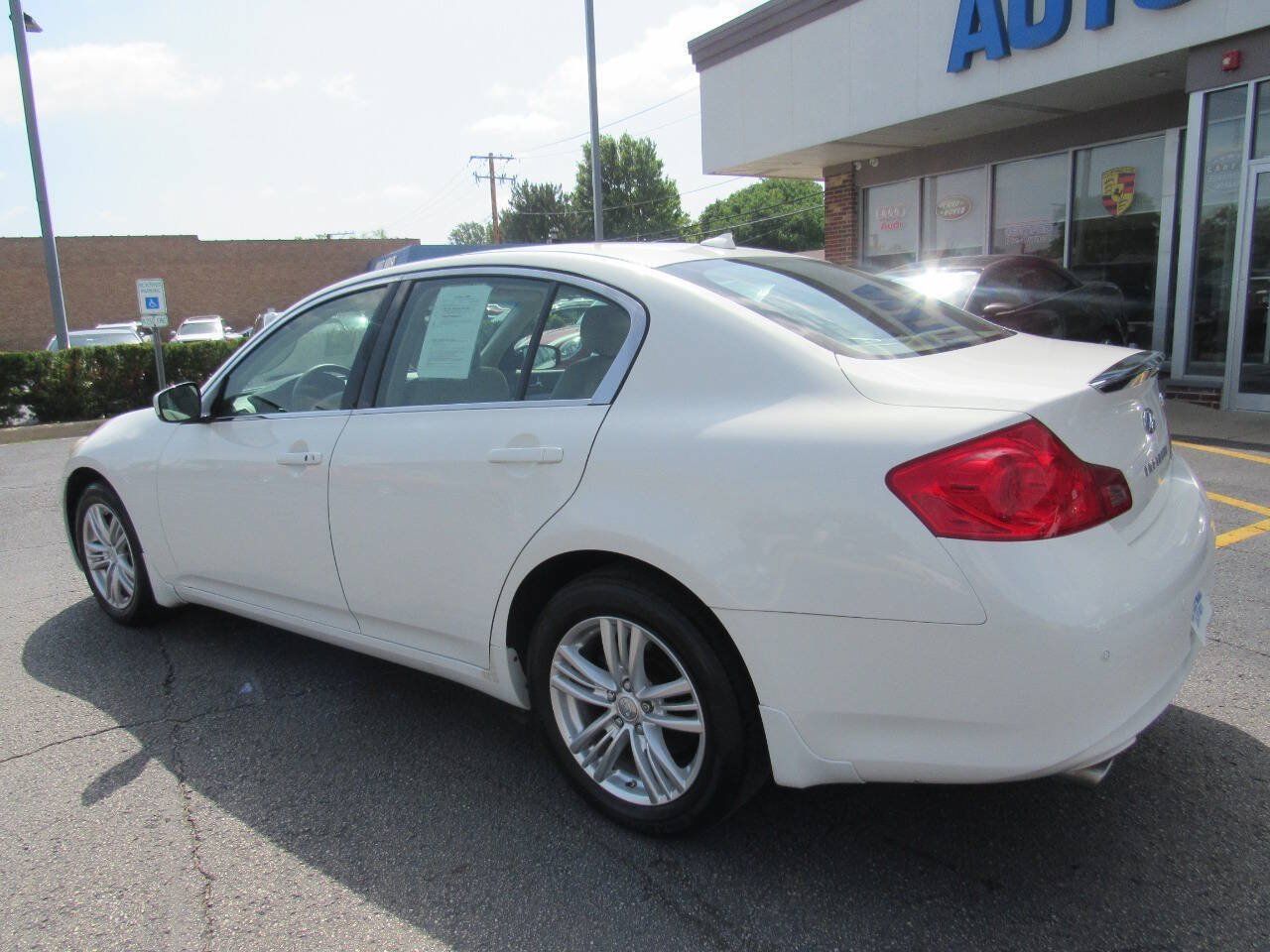 Used 2011 INFINITI G37 x Sedan w/ Premium Pkg AWD/4WD image 6