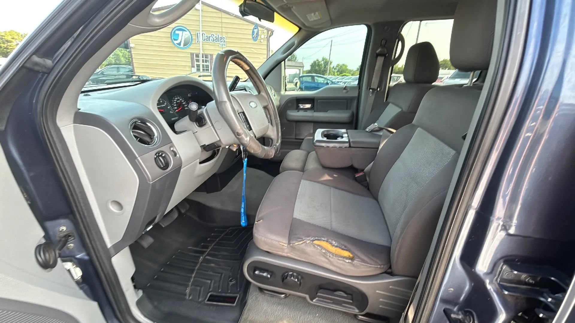 Used 2005 Ford F150 XLT AWD/4WD image 11