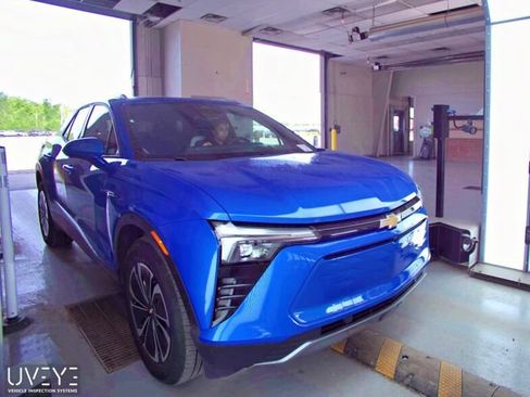 Used 2024 Chevrolet Blazer EV LT AWD/4WD image 3