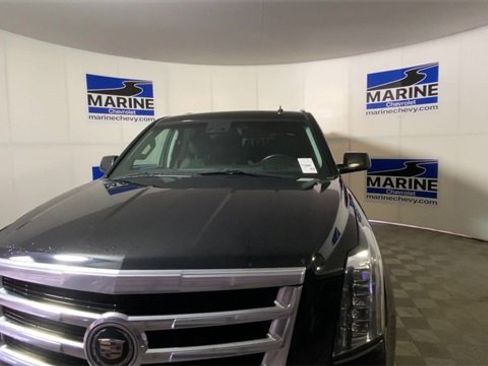 Used 2015 Cadillac Escalade ESV Premium image 5