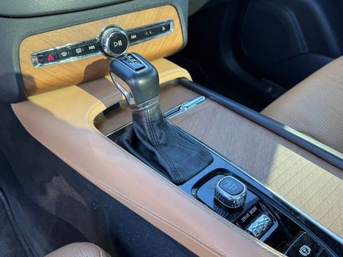 Used 2018 Volvo XC90 T6 Inscription w/ Convenience Package image 21