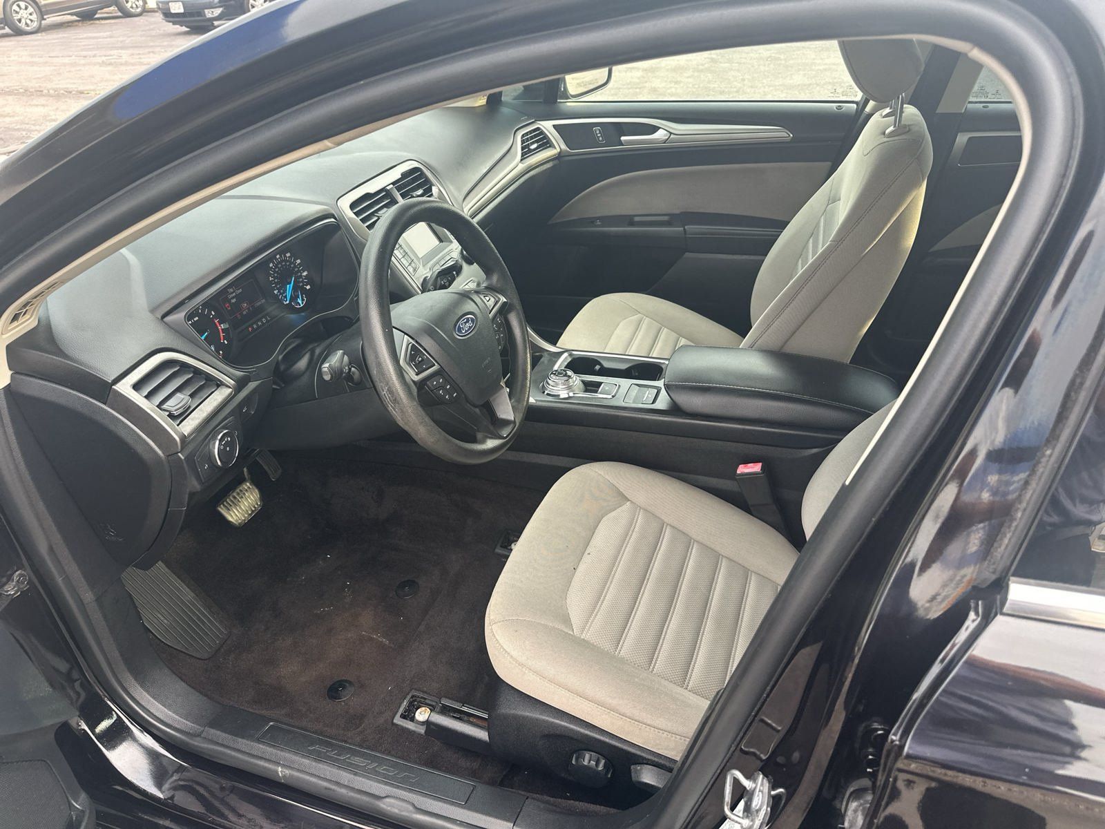 Used 2019 Ford Fusion S FWD image 4