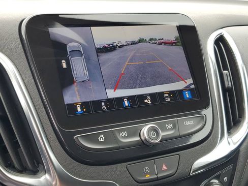 Used 2024 Chevrolet Equinox Premier AWD/4WD image 17