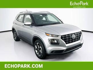 Used 2025 Hyundai Venue SEL FWD video 1
