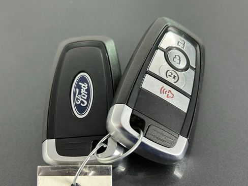 Used 2021 Ford Escape SE w/ SE Sport Appearance Package image 33