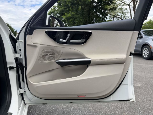 Used 2025 Mercedes-Benz C 300 4MATIC Sedan image 12