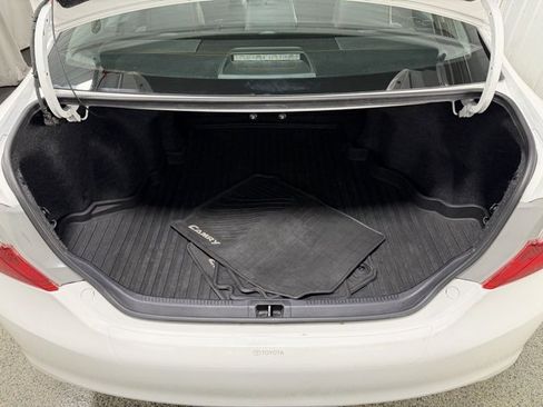 Used 2014 Toyota Camry SE image 9