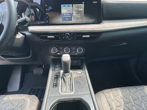 Used 2025 Nissan Kicks SV FWD image 18