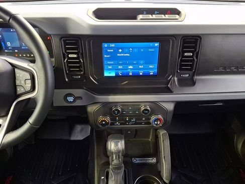 Used 2023 Ford Bronco Big Bend image 15