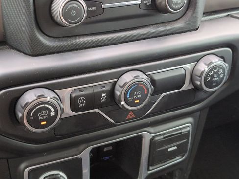 Used 2018 Jeep Wrangler Unlimited Sport AWD/4WD image 20