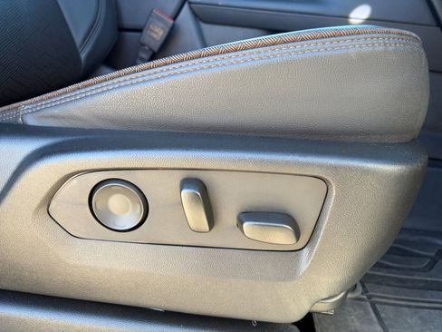 Used 2024 Chevrolet Tahoe High Country image 28