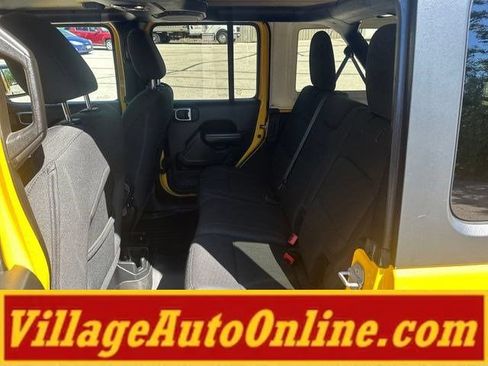 Used 2019 Jeep Wrangler Unlimited Sport w/ Technology Group AWD/4WD image 33