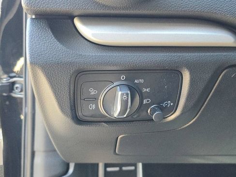 Used 2018 Audi A3 e-tron Premium w/ Sport Package FWD image 31