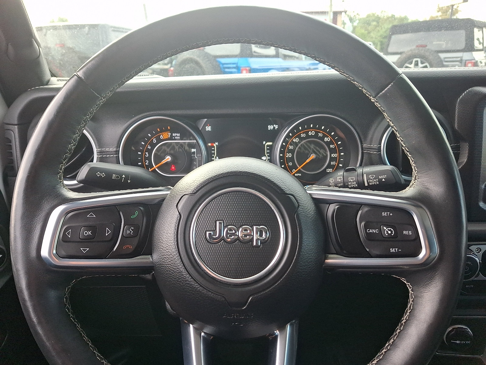 Used 2018 Jeep Wrangler Unlimited Sahara w/ Dual Top Group AWD/4WD image 19