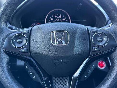 Used 2022 Honda HR-V EX image 10