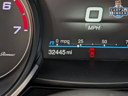 Used 2023 Alfa Romeo Stelvio Ti AWD/4WD image 17