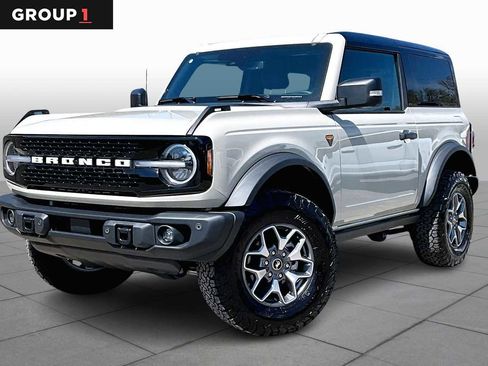 Certified 2025 Ford Bronco Badlands AWD/4WD image 1