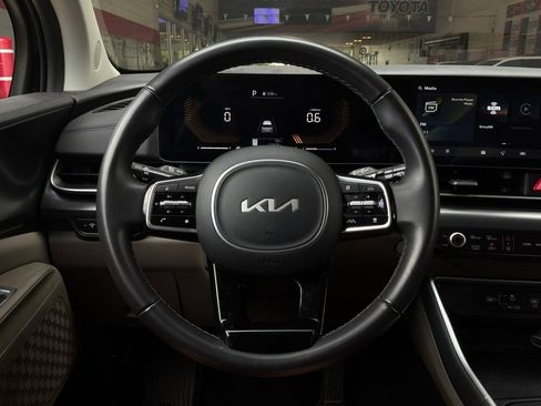 Used 2026 Kia Carnival FWD image 37
