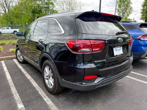 Used 2019 Kia Sorento AWD w/ LX Convenience Package image 4