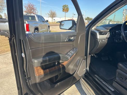 Used 2017 Chevrolet Tahoe LT w/ LT Midnight Edition image 7