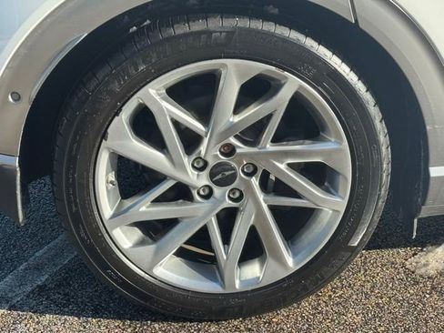 Used 2023 Genesis GV60 Advanced image 13