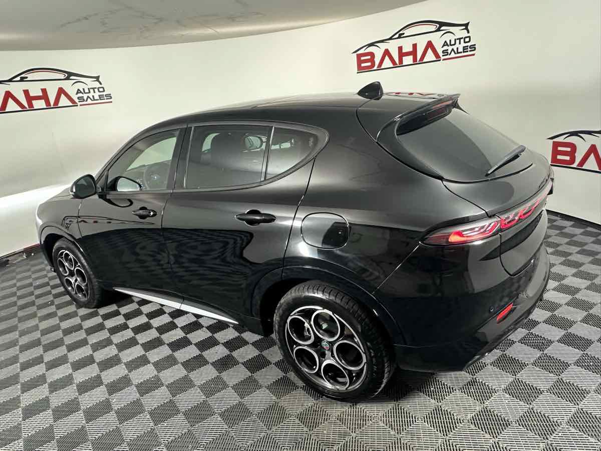 Used 2024 Alfa Romeo Tonale Ti AWD/4WD image 6