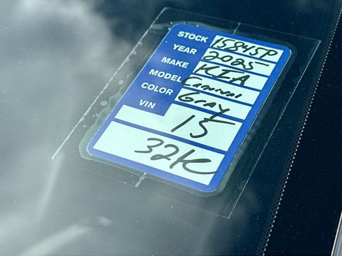 Used 2025 Kia Carnival image 27