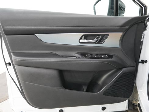 Used 2025 Nissan Murano SL AWD/4WD image 21