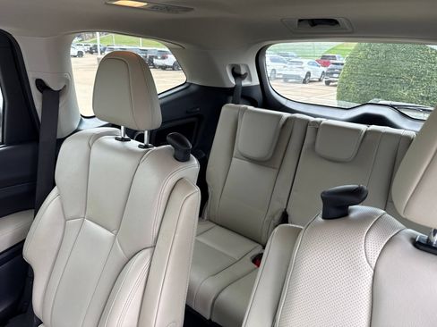 Used 2024 Subaru Ascent Limited w/ Technology Package AWD/4WD image 11