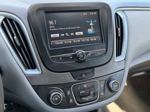 Used 2017 Chevrolet Malibu LS w/ LPO, Convenience Package 1 FWD image 24