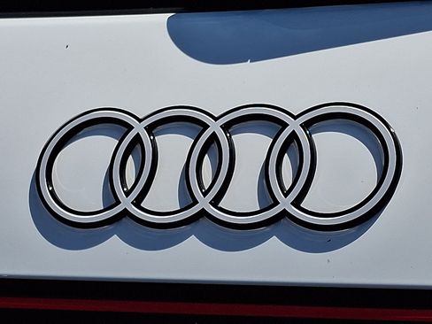 Used 2025 Audi Q5 Premium AWD/4WD image 30