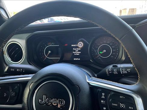 Used 2024 Jeep Wrangler Unlimited Sahara w/ Technology Group AWD/4WD image 14