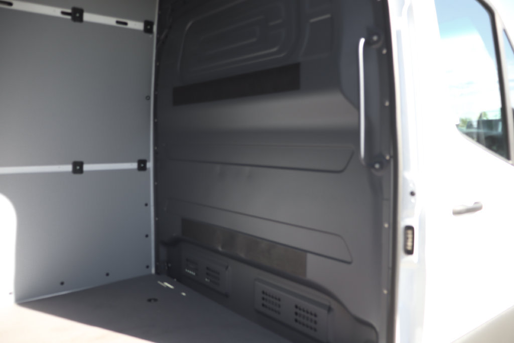 Used 2025 Mercedes-Benz Sprinter 2500 image 13