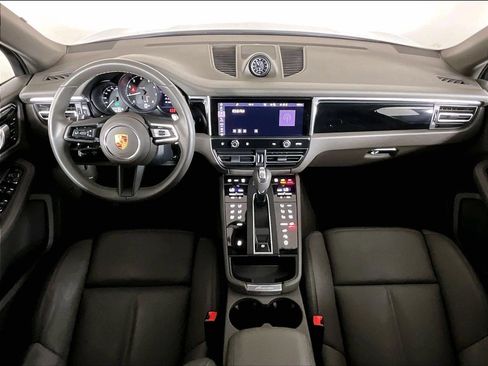 Used 2026 Porsche Macan AWD/4WD image 12