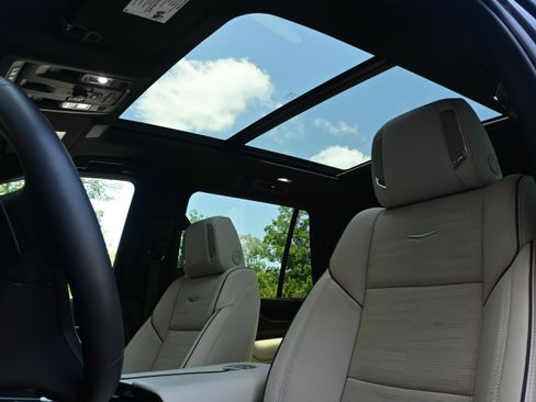 Used 2023 Cadillac Escalade Sport w/ LPO, ONYX Package AWD/4WD image 20