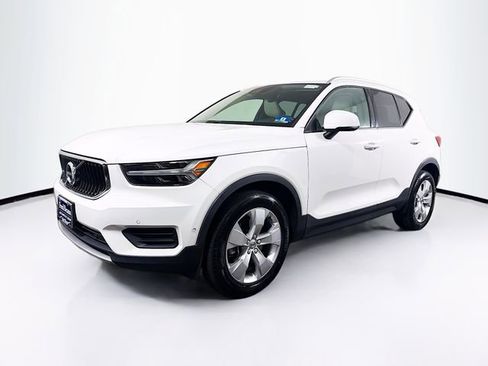 Used 2019 Volvo XC40 T5 Momentum AWD/4WD image 3