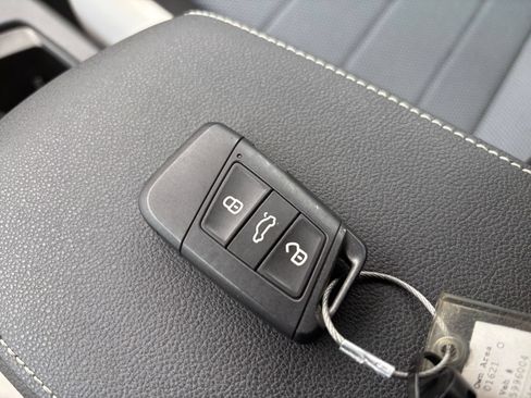 Used 2026 Volkswagen Taos S AWD/4WD image 20