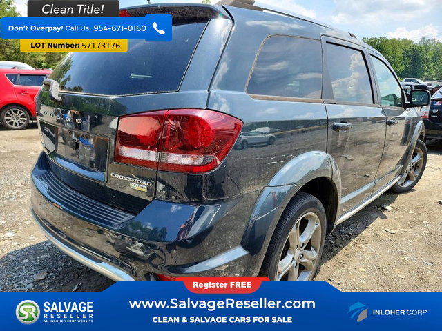 Used 2017 Dodge Journey Crossroad FWD image 4