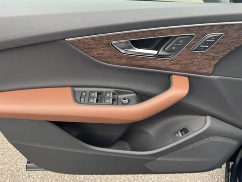 Certified 2025 Audi Q7 2.0T Premium image 25