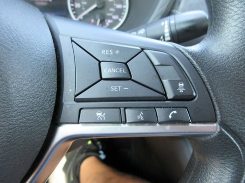 Used 2025 Nissan Sentra SV FWD image 24