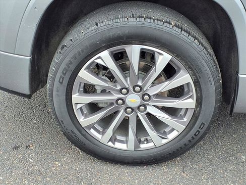Used 2023 Chevrolet Traverse Premier image 9