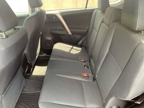 Used 2015 Toyota RAV4 LE AWD/4WD image 9