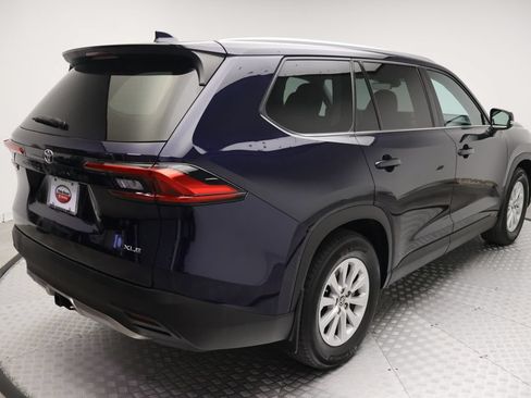 Certified 2024 Toyota Grand Highlander FWD image 8