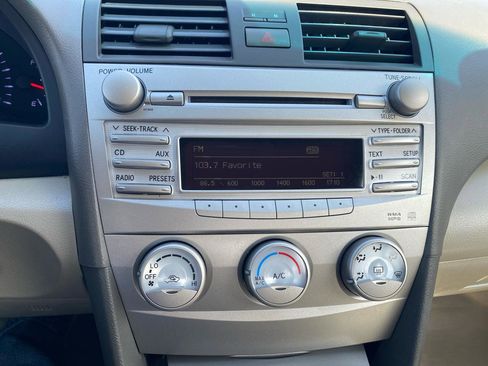 Used 2011 Toyota Camry LE w/ LE Extra-Value Pkg image 20