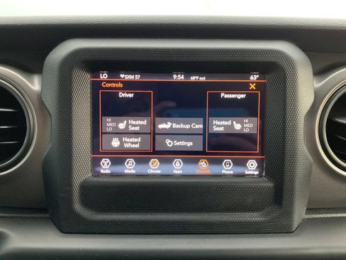 Used 2023 Jeep Gladiator Overland AWD/4WD image 7